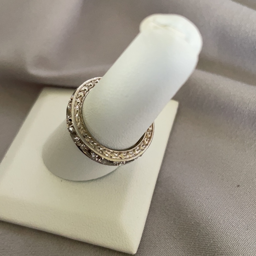 Diamond Ring - Picture 4 of 10
